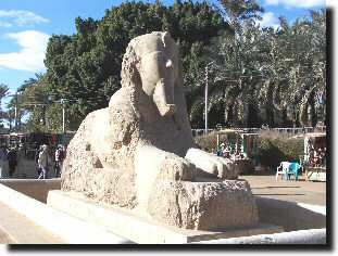 Sphinx portatif d' Hatchepsout en albtre.